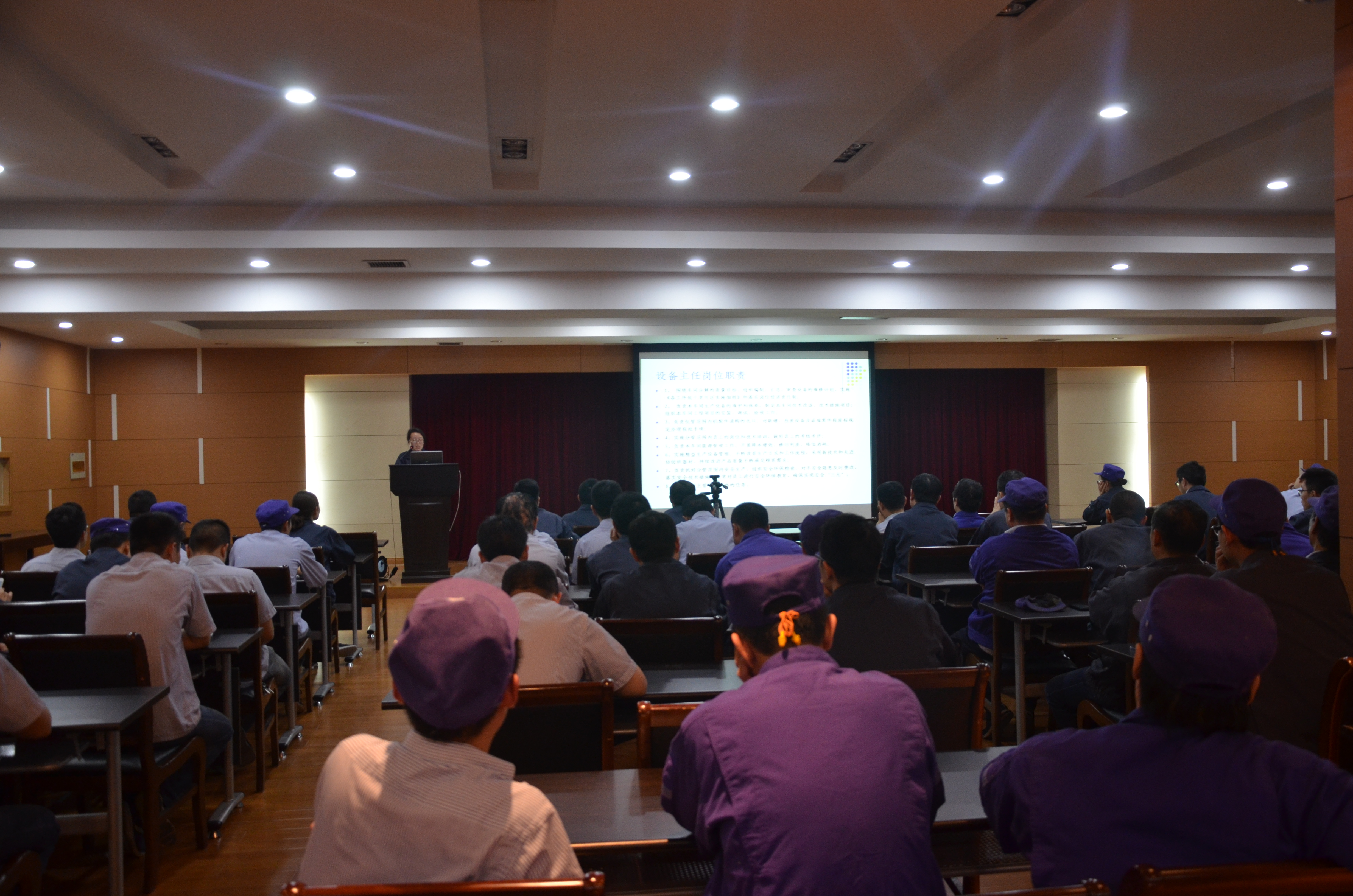 无锡一棉表彰先进弘扬五四精神