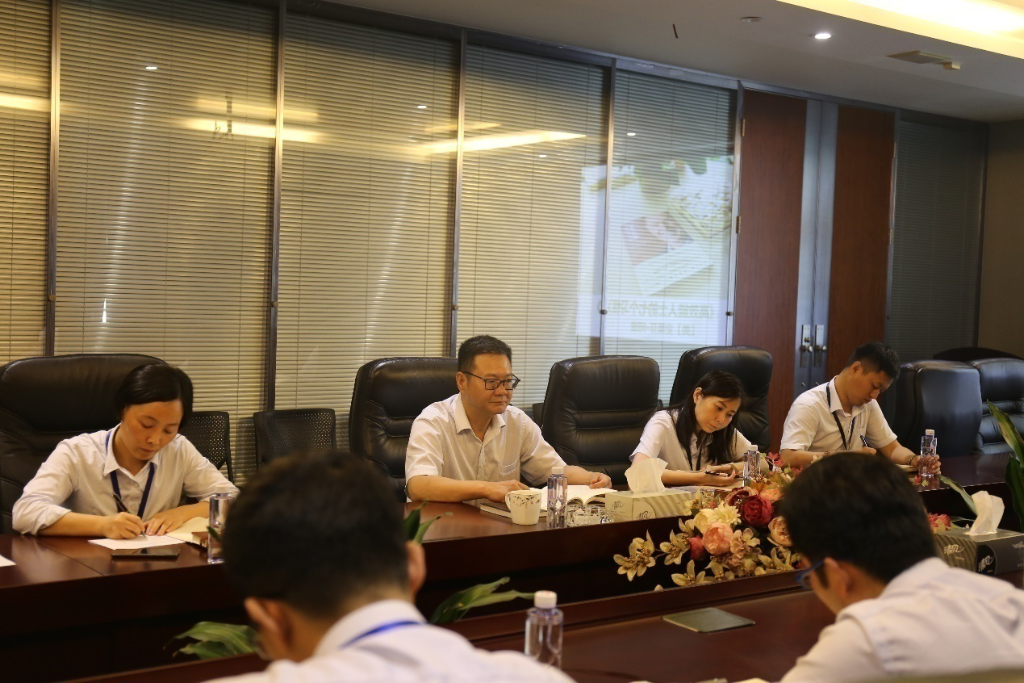 华光环能人力资源部开展读书交流活动